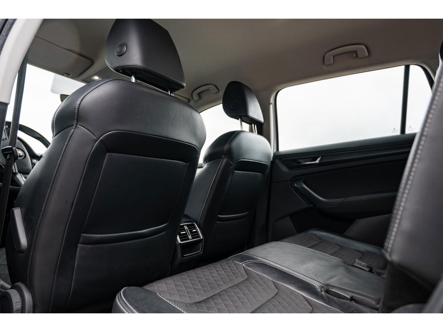 Škoda Kodiaq 1.5 TSI - 7Pers. | STOELVERW. | LEDER/STOF | CRUISE | 19" TRIGLAV VELGEN