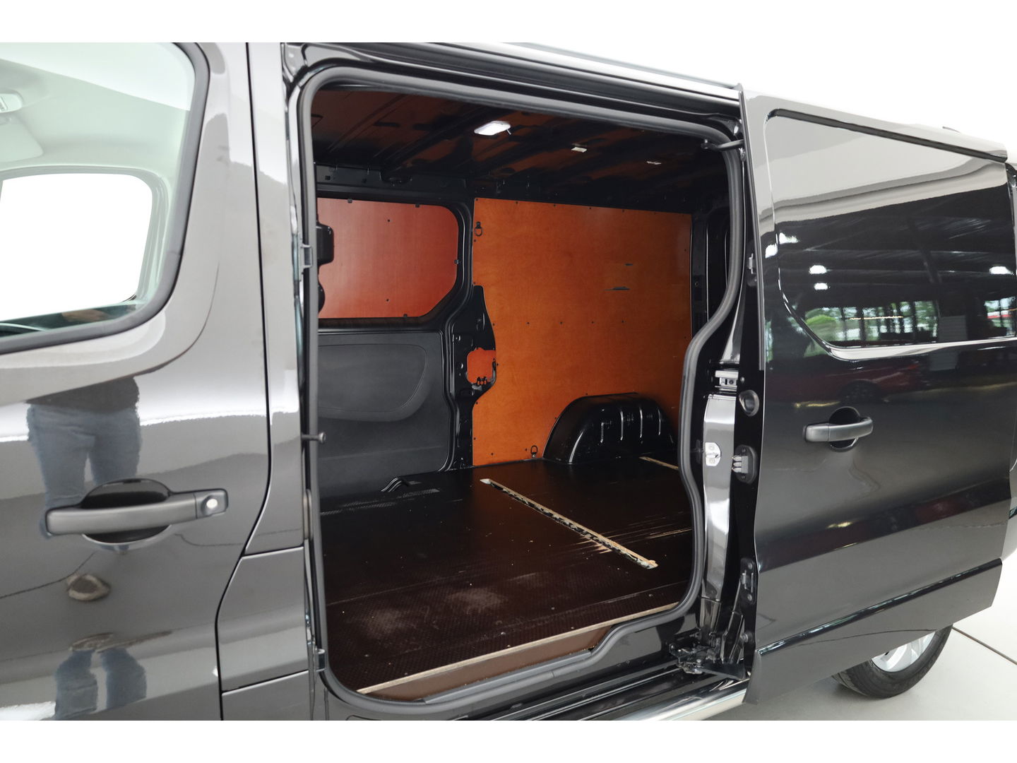 Renault Trafic 2.0 dCi 170pk L2H1 | Automaat | Navi | Camera | 2x Schuifdeur | Trekhaak | Cruise