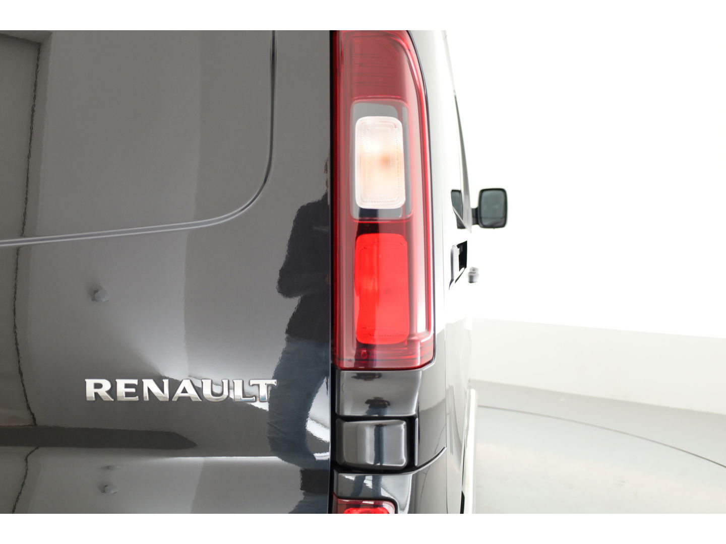 Renault Trafic 2.0 dCi 170pk L2H1 | Automaat | Navi | Camera | 2x Schuifdeur | Trekhaak | Cruise