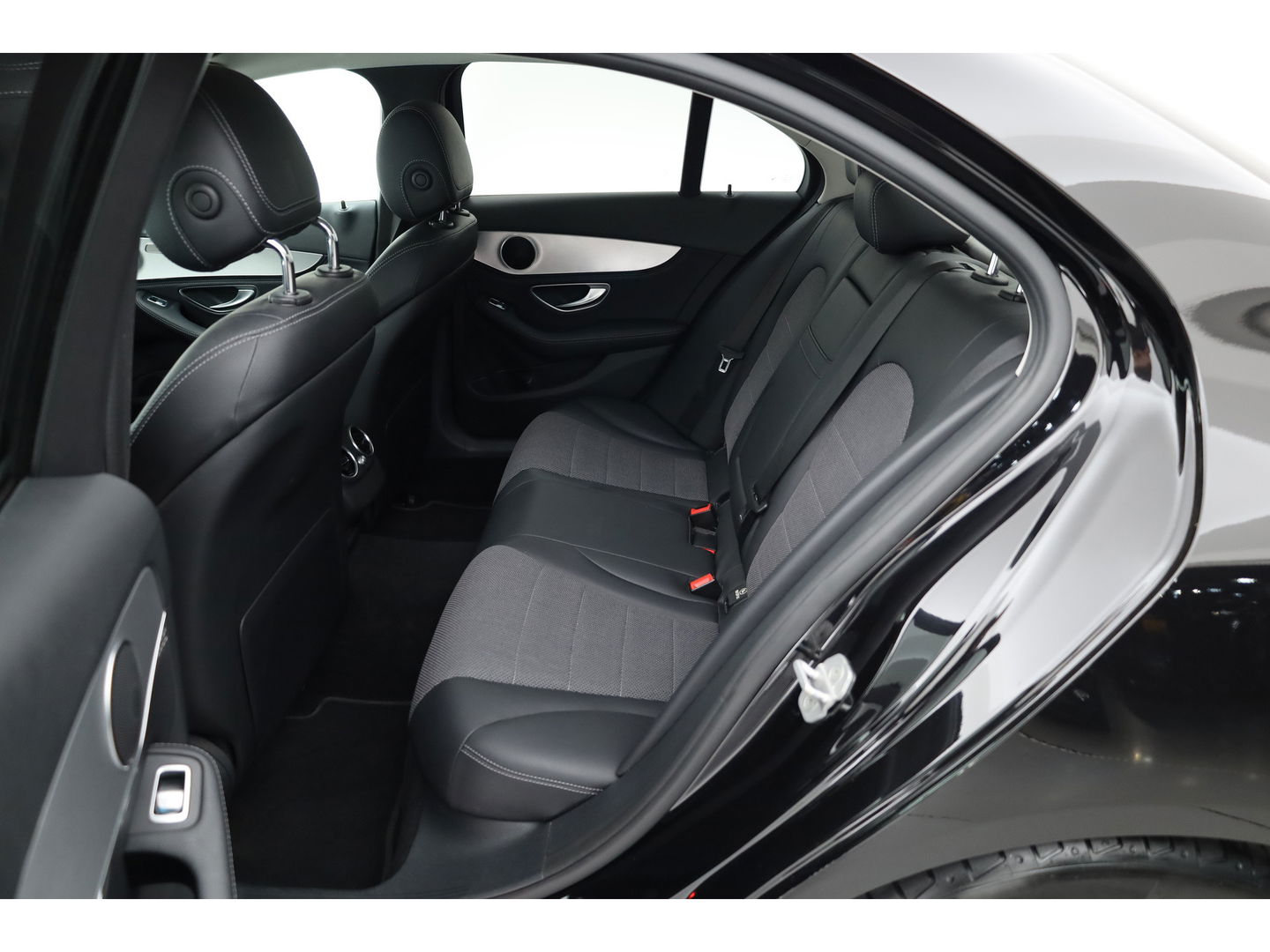 Mercedes-Benz C-Klasse 180 Ambition | Cruise | Navi | Stoelver. | PDC V+A