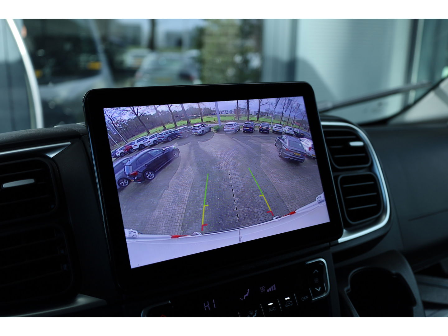 Citroën Jumper 2.2 BlueHDi 180 pk L3H2 | Automaat | 3.5t | Navi | Camera | Adapt.Cruise | Apple Carplay | Smart Key
