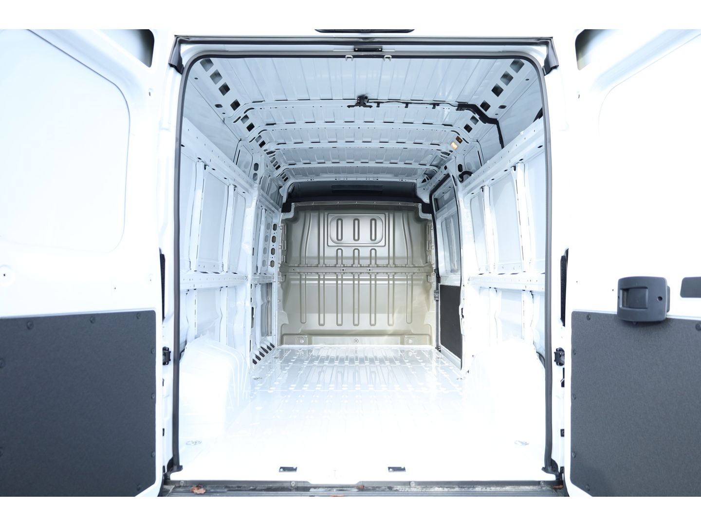 Citroƫn Jumper 2.2 BlueHDi 180 pk L3H2 | Automaat | 3.5t | Navi | Camera | Adapt.Cruise | Apple Carplay | Smart Key