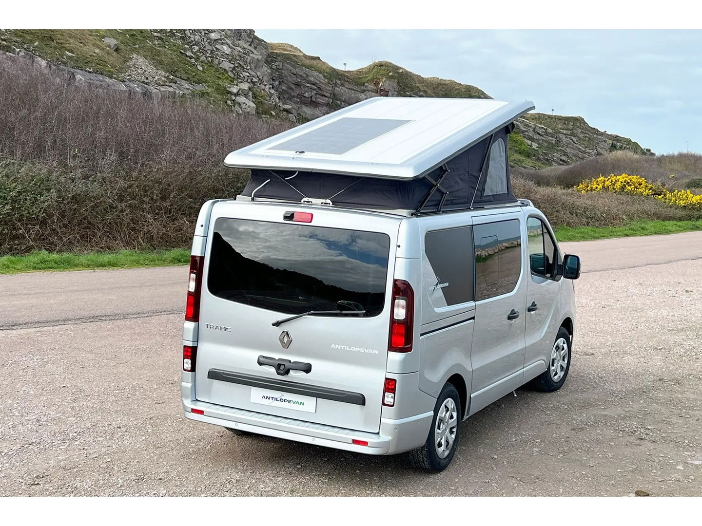 Renault Trafic AntilopeVan Flex PLUS 2.0 Blue 130 L1H1 | Hefdak | 4 zits | Luifel + tent | Fietsendrager | Zonnepaneel