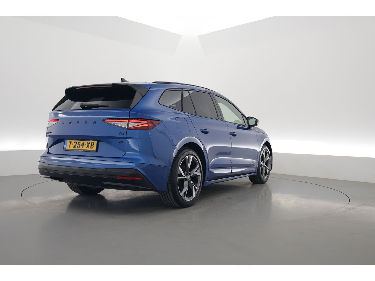 Škoda Enyaq iV 80 Sportline | Crystal Light | HUD | Travel Assist | Camera | Stoel- Stuurverw.