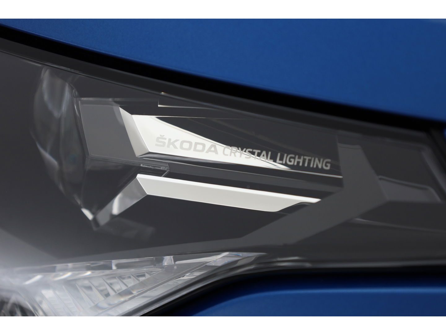 Škoda Enyaq iV 80 Sportline | Crystal Light | HUD | Travel Assist | Camera | Stoel- Stuurverw.