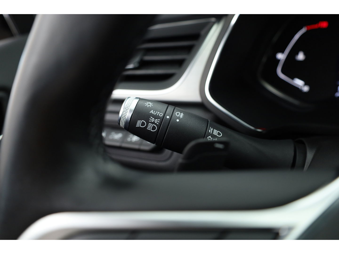 Renault Captur 1.3 TCe 140 Intens | Navi | Stoelverw. | Camera | Trekhaak | Apple CarPlay