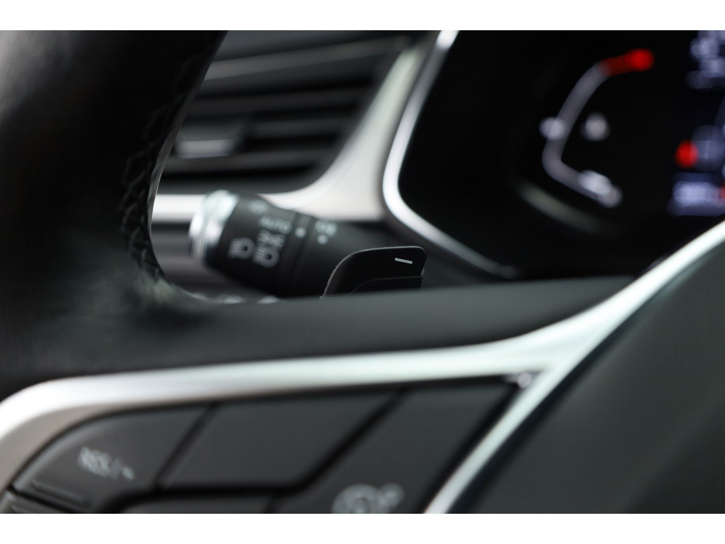Renault Captur 1.3 TCe 140 Intens | Navi | Stoelverw. | Camera | Trekhaak | Apple CarPlay