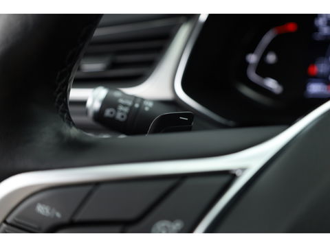 Renault Captur 1.3 TCe 140 Intens | Navi | Stoelverw. | Camera | Trekhaak | Apple CarPlay