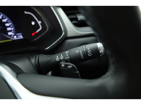Renault Captur 1.3 TCe 140 Intens | Navi | Stoelverw. | Camera | Trekhaak | Apple CarPlay