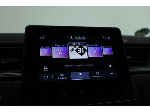Renault Captur 1.3 TCe 140 Intens | Navi | Stoelverw. | Camera | Trekhaak | Apple CarPlay