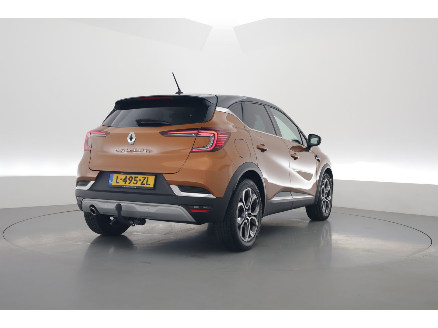 Renault Captur 1.3 TCe 140 Intens | Navi | Stoelverw. | Camera | Trekhaak | Apple CarPlay