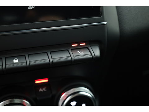 Renault Captur 1.3 TCe 140 Intens | Navi | Stoelverw. | Camera | Trekhaak | Apple CarPlay