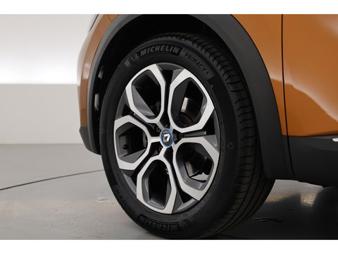 Renault Captur 1.3 TCe 140 Intens | Navi | Stoelverw. | Camera | Trekhaak | Apple CarPlay