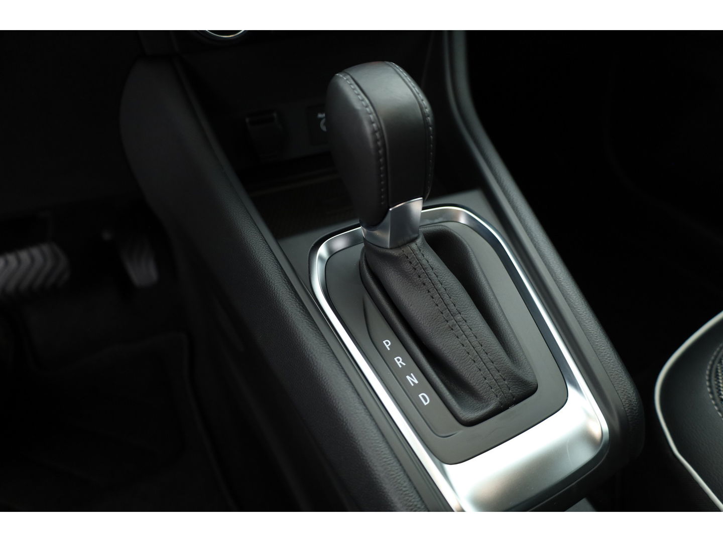 Renault Captur 1.3 TCe 140 Intens | Navi | Stoelverw. | Camera | Trekhaak | Apple CarPlay