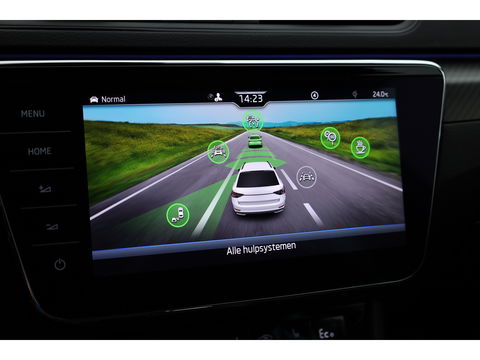 Škoda Superb Combi 1.4 TSI iV Sportline Business PHEV 218pk | Trekgewicht 1600 kg | Adapt. Cruise | Dodehoek det. | 19"