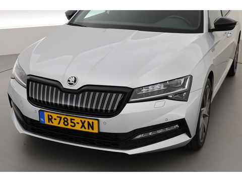 Škoda Superb Combi 1.4 TSI iV Sportline Business PHEV 218pk | Trekgewicht 1600 kg | Adapt. Cruise | Dodehoek det. | 19"