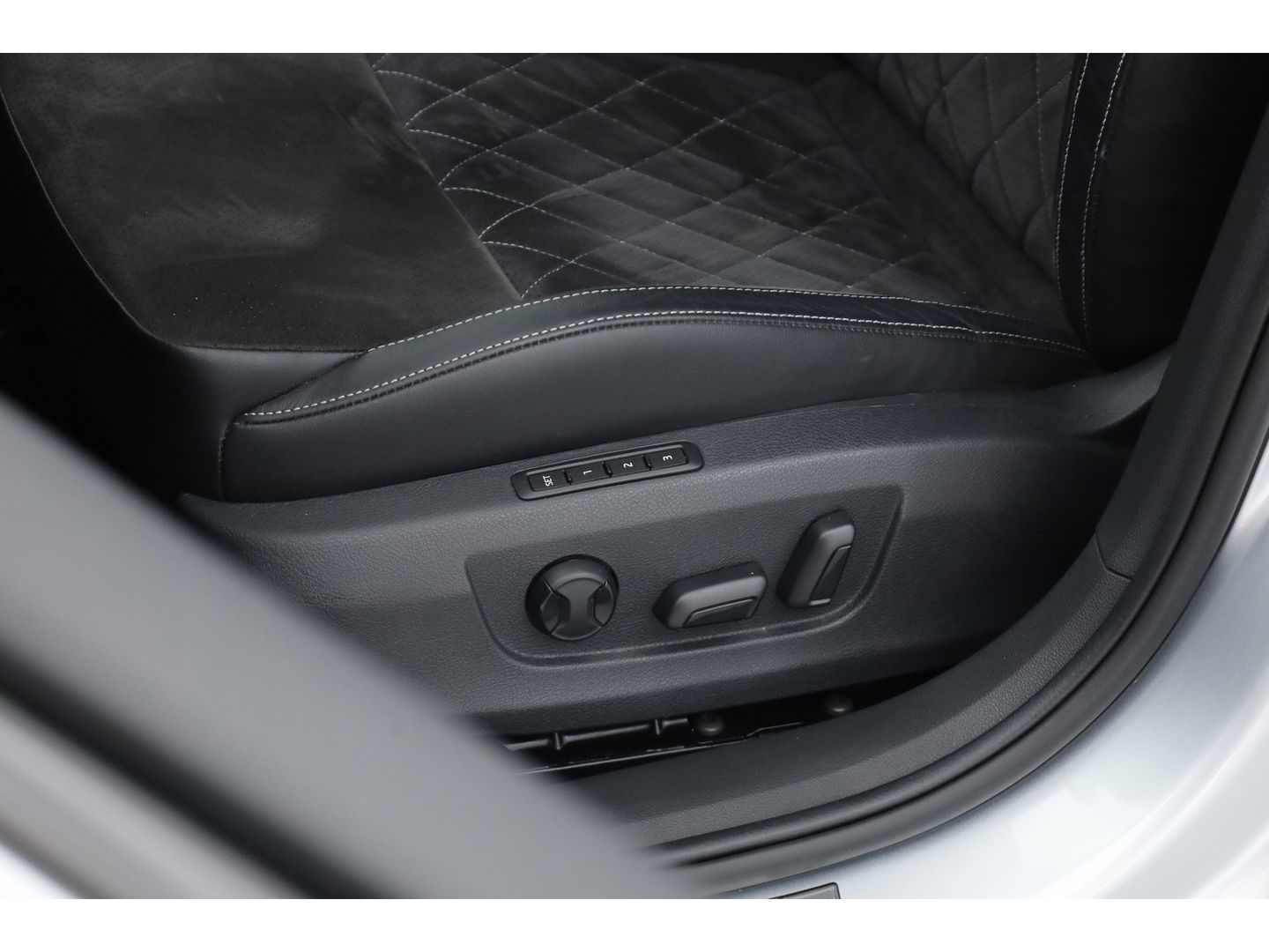 Škoda Superb Combi 1.4 TSI iV Sportline Business PHEV 218pk | Trekgewicht 1600 kg | Adapt. Cruise | Dodehoek det. | 19"
