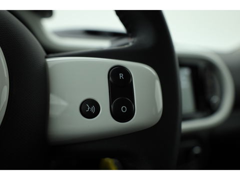 Renault Twingo Z.E. R80 Intens | Navi by App | Mistlampen | PDC | Clima | All Seasons