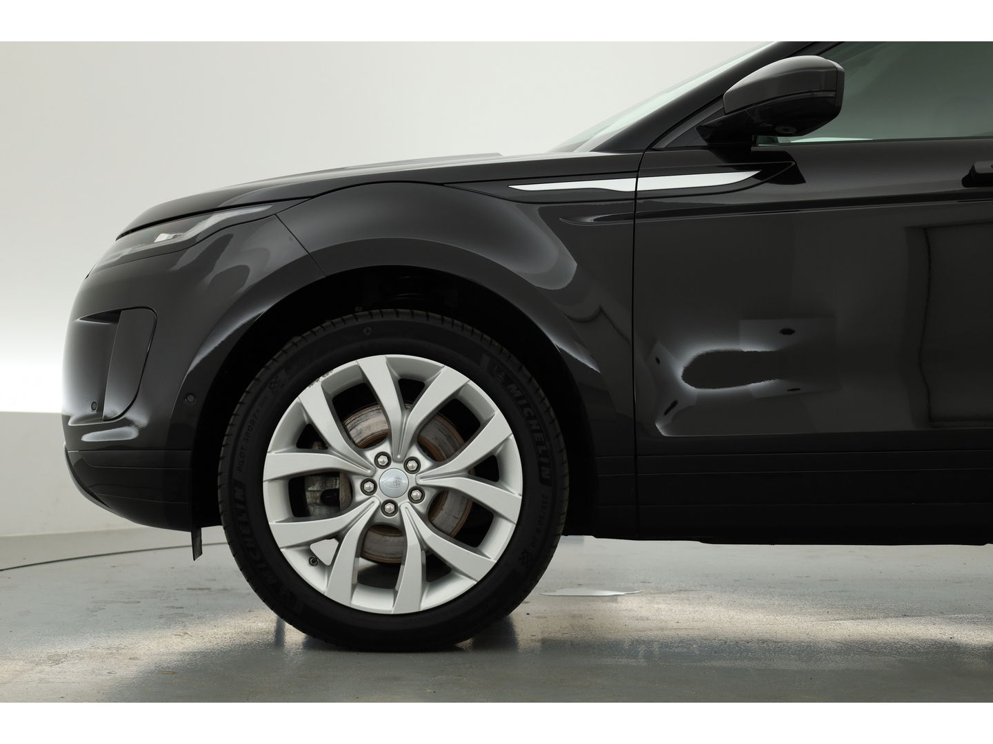 Land Rover Range Rover Evoque 1.5 P300e AWD SE | Navi | Camera | Afn. Trekhaak | Memory Seats | Stoel- Stuurverw.
