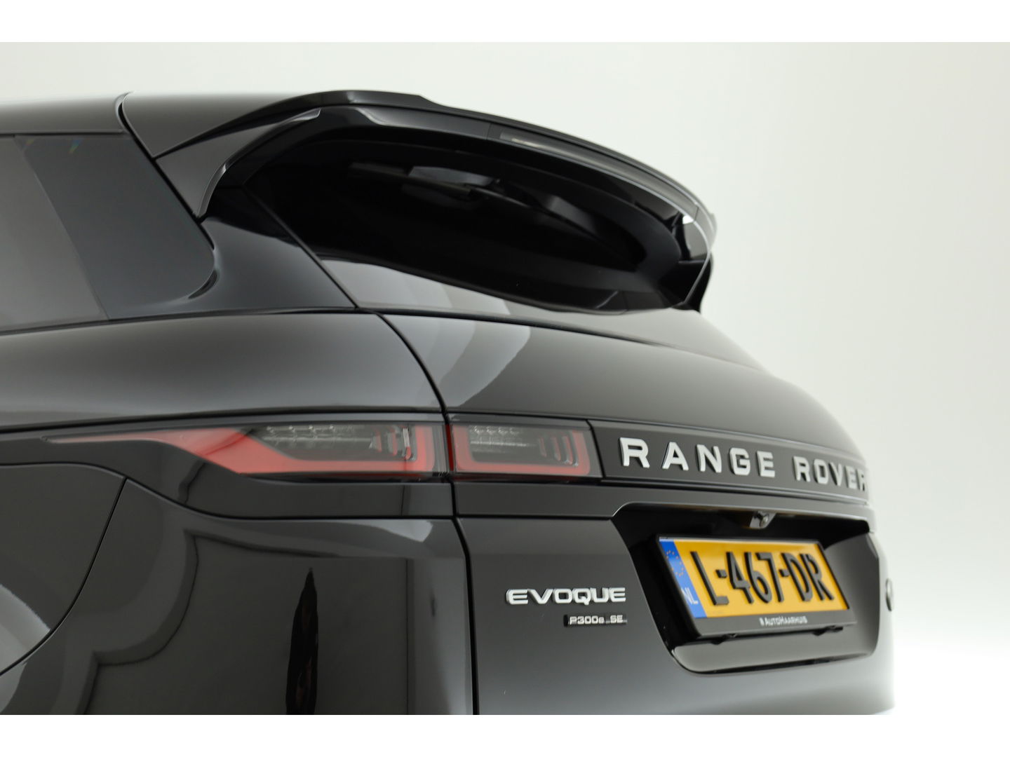 Land Rover Range Rover Evoque 1.5 P300e AWD SE | Navi | Camera | Afn. Trekhaak | Memory Seats | Stoel- Stuurverw.