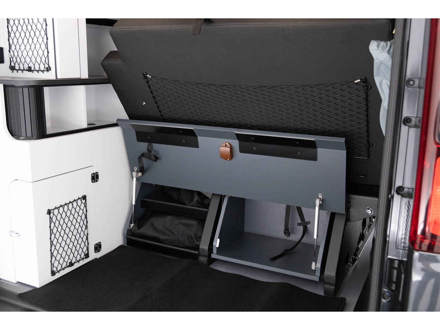 Renault Trafic AntilopeVan Flex5 2.0 Blue 150 EDC L1H1 | Hefdak | 5 zits | Luifel + tent | 2x 2 pers. bed | Fietsendrager