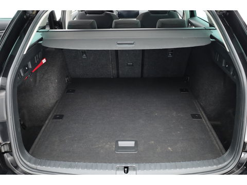Škoda Octavia Combi 1.5 e-TSI Business Edition DSG | Pano | Massage | Adapt. Cruise | Camera | Afn. Trekhaak | Stoel- Stuurverw.