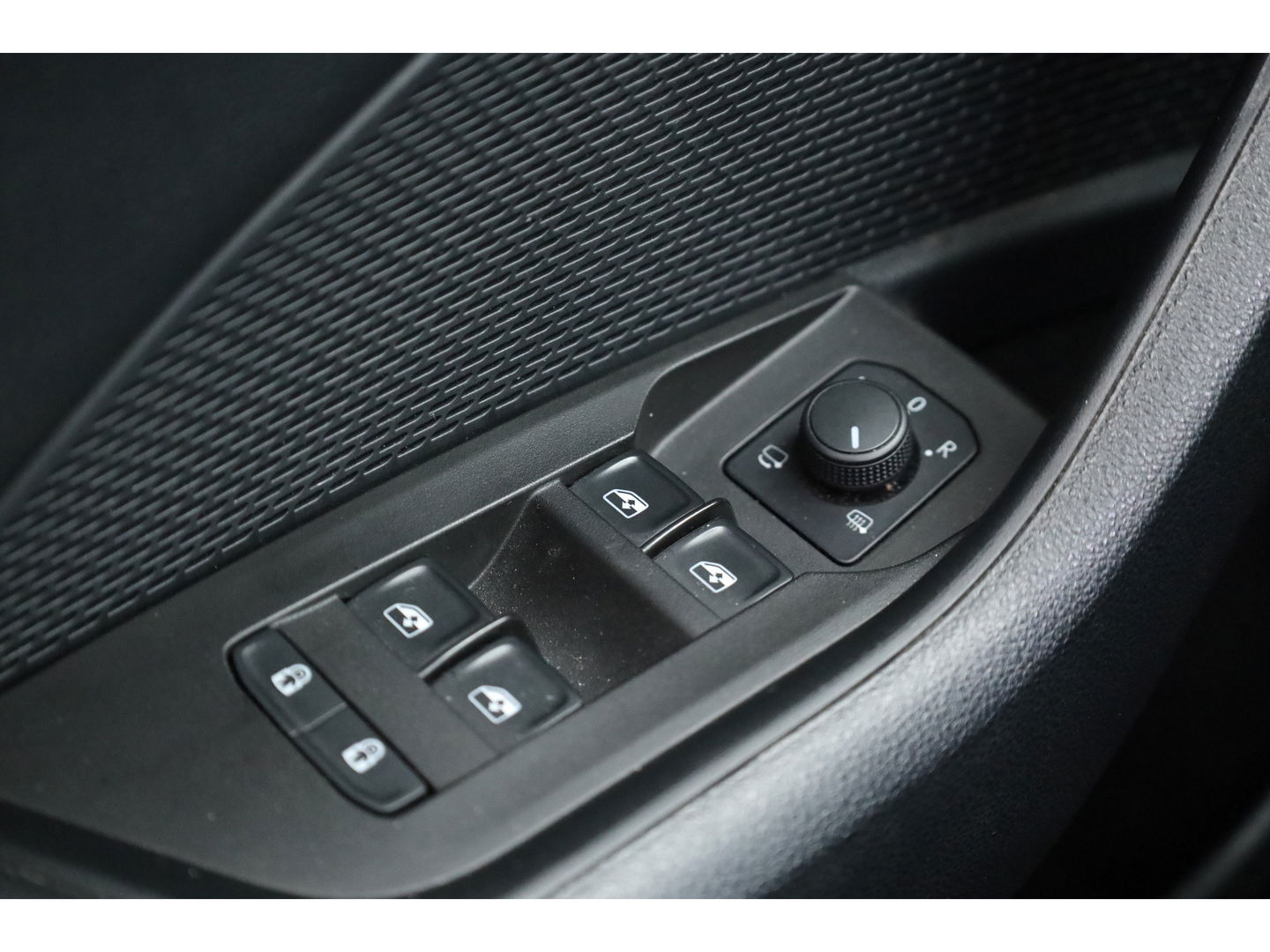 Škoda Octavia Combi 1.5 e-TSI Business Edition DSG | Pano | Massage | Adapt. Cruise | Camera | Afn. Trekhaak | Stoel- Stuurverw.