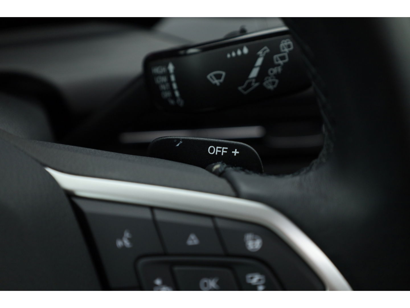 Volkswagen Golf 1.4 eHybrid | Pano | HUD | IQ. Light | Elek. Trekhaak | Stoel- Stuurverw.