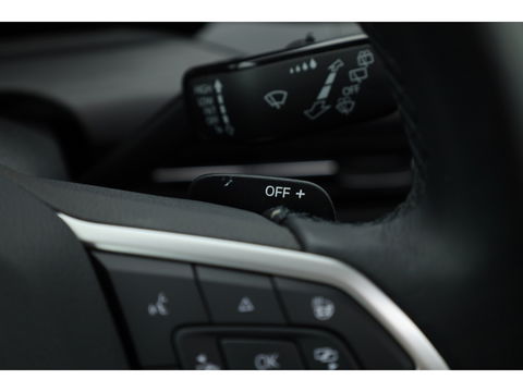 Volkswagen Golf 1.4 eHybrid | Pano | HUD | IQ. Light | Elek. Trekhaak | Stoel- Stuurverw.