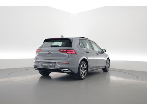Volkswagen Golf 1.4 eHybrid | Pano | HUD | IQ. Light | Elek. Trekhaak | Stoel- Stuurverw.