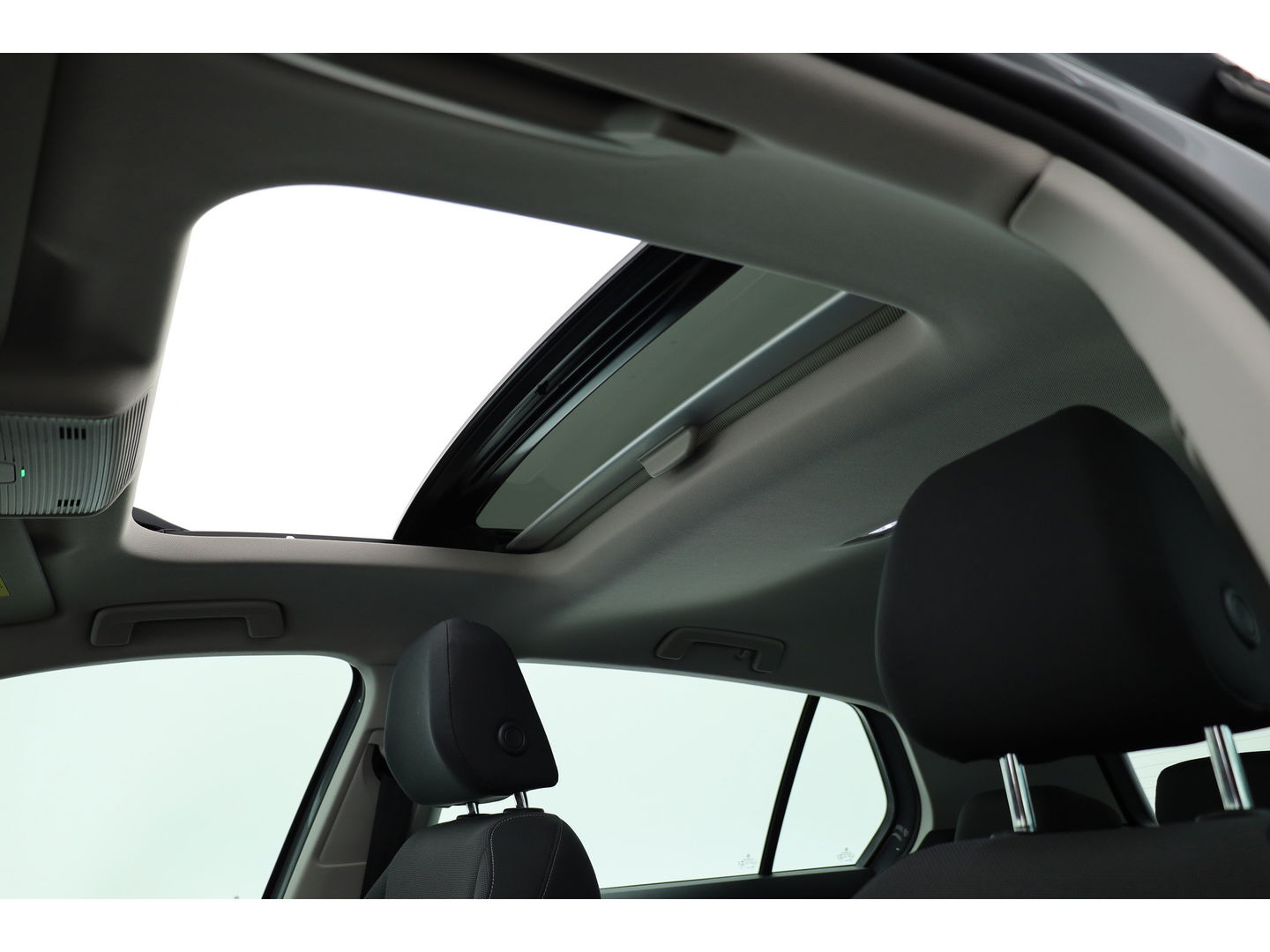 Volkswagen Golf 1.4 eHybrid | Pano | HUD | IQ. Light | Elek. Trekhaak | Stoel- Stuurverw.