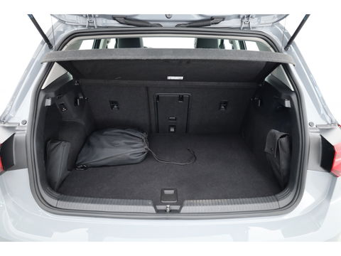 Volkswagen Golf 1.4 eHybrid | Pano | HUD | IQ. Light | Elek. Trekhaak | Stoel- Stuurverw.