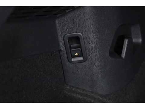 Volkswagen Golf 1.4 eHybrid | Pano | HUD | IQ. Light | Elek. Trekhaak | Stoel- Stuurverw.