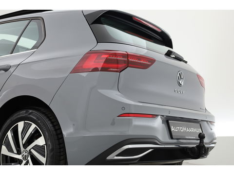 Volkswagen Golf 1.4 eHybrid | Pano | HUD | IQ. Light | Elek. Trekhaak | Stoel- Stuurverw.