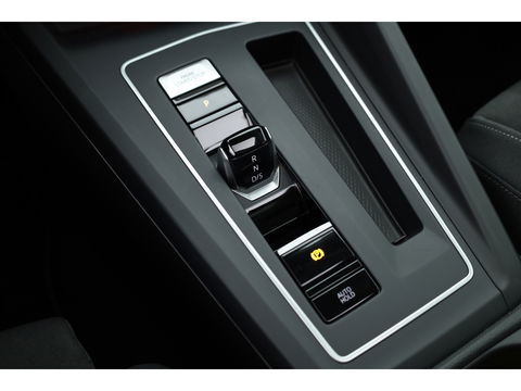 Volkswagen Golf 1.4 eHybrid | Pano | HUD | IQ. Light | Elek. Trekhaak | Stoel- Stuurverw.