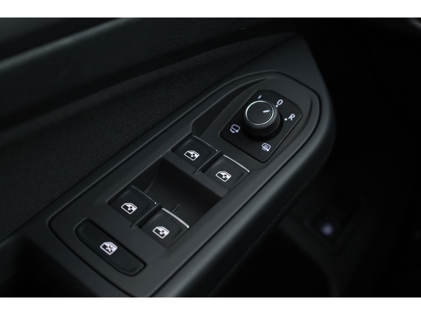 Volkswagen Golf 1.4 eHybrid | Pano | HUD | IQ. Light | Elek. Trekhaak | Stoel- Stuurverw.