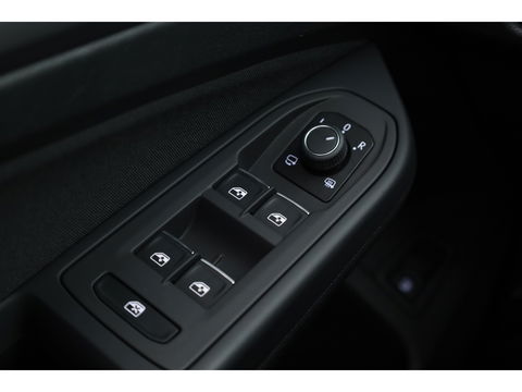 Volkswagen Golf 1.4 eHybrid | Pano | HUD | IQ. Light | Elek. Trekhaak | Stoel- Stuurverw.
