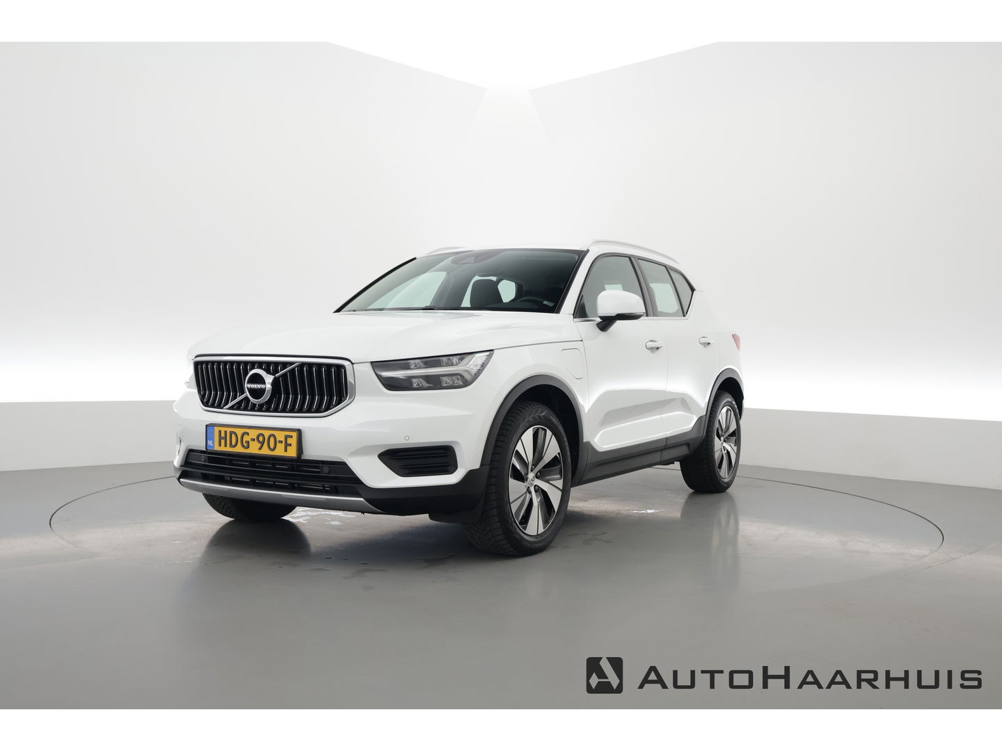 Volvo XC40 T4 Recharge Inscription Expression | Apple Carplay | Achterruitrijcamera | Stoel - stuurverwarm. | Elek. achterklep |