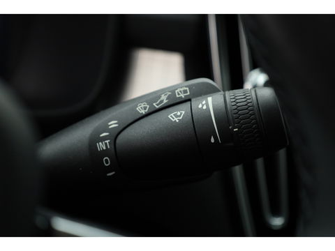 Volvo XC40 T4 Recharge Inscription Expression | Apple Carplay | Achterruitrijcamera | Stoel - stuurverwarm. | Elek. achterklep |