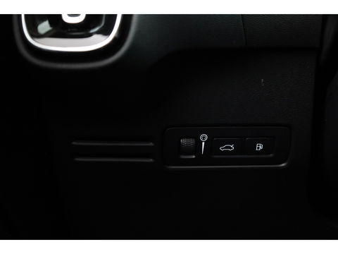 Volvo XC40 T4 Recharge Inscription Expression | Apple Carplay | Achterruitrijcamera | Stoel - stuurverwarm. | Elek. achterklep |