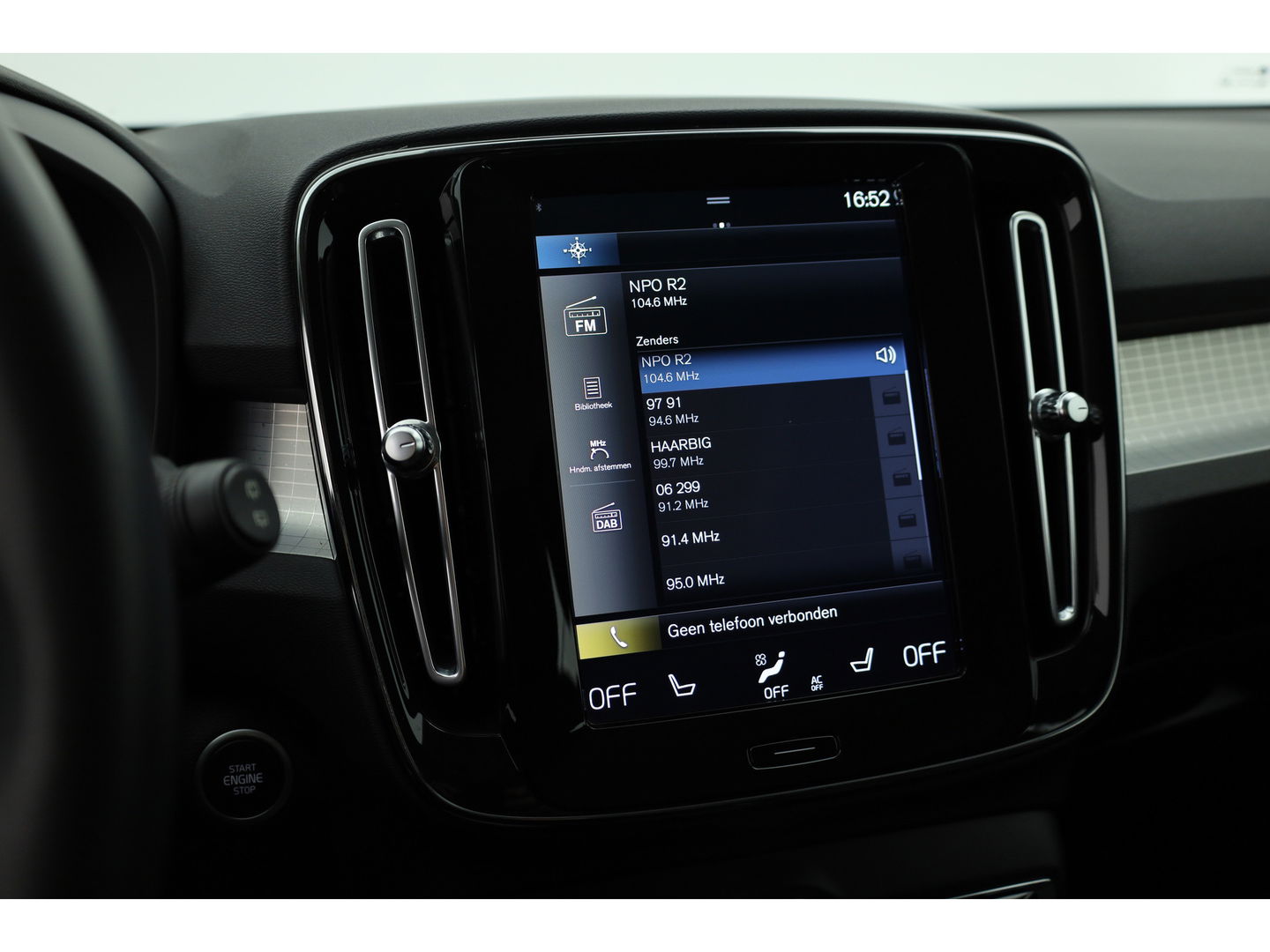 Volvo XC40 T4 Recharge Inscription Expression | Apple Carplay | Achterruitrijcamera | Stoel - stuurverwarm. | Elek. achterklep |