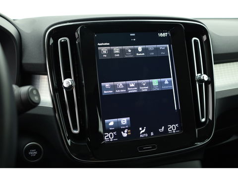 Volvo XC40 T4 Recharge Inscription Expression | Apple Carplay | Achterruitrijcamera | Stoel - stuurverwarm. | Elek. achterklep |