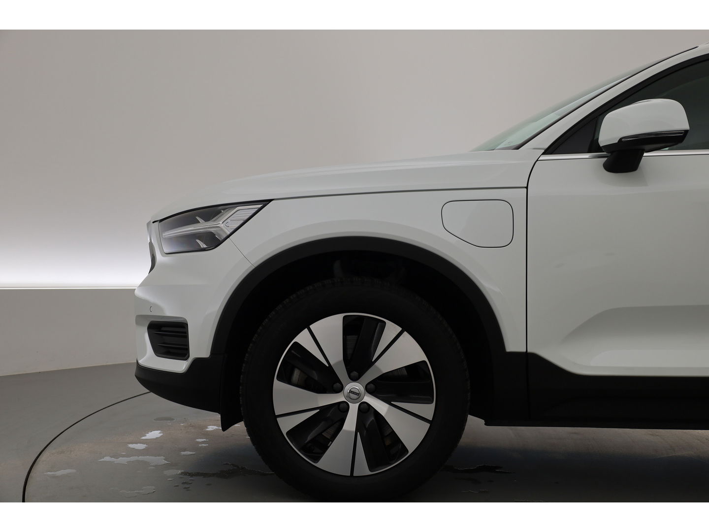 Volvo XC40 T4 Recharge Inscription Expression | Apple Carplay | Achterruitrijcamera | Stoel - stuurverwarm. | Elek. achterklep |