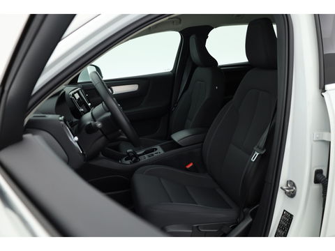 Volvo XC40 T4 Recharge Inscription Expression | Apple Carplay | Achterruitrijcamera | Stoel - stuurverwarm. | Elek. achterklep |