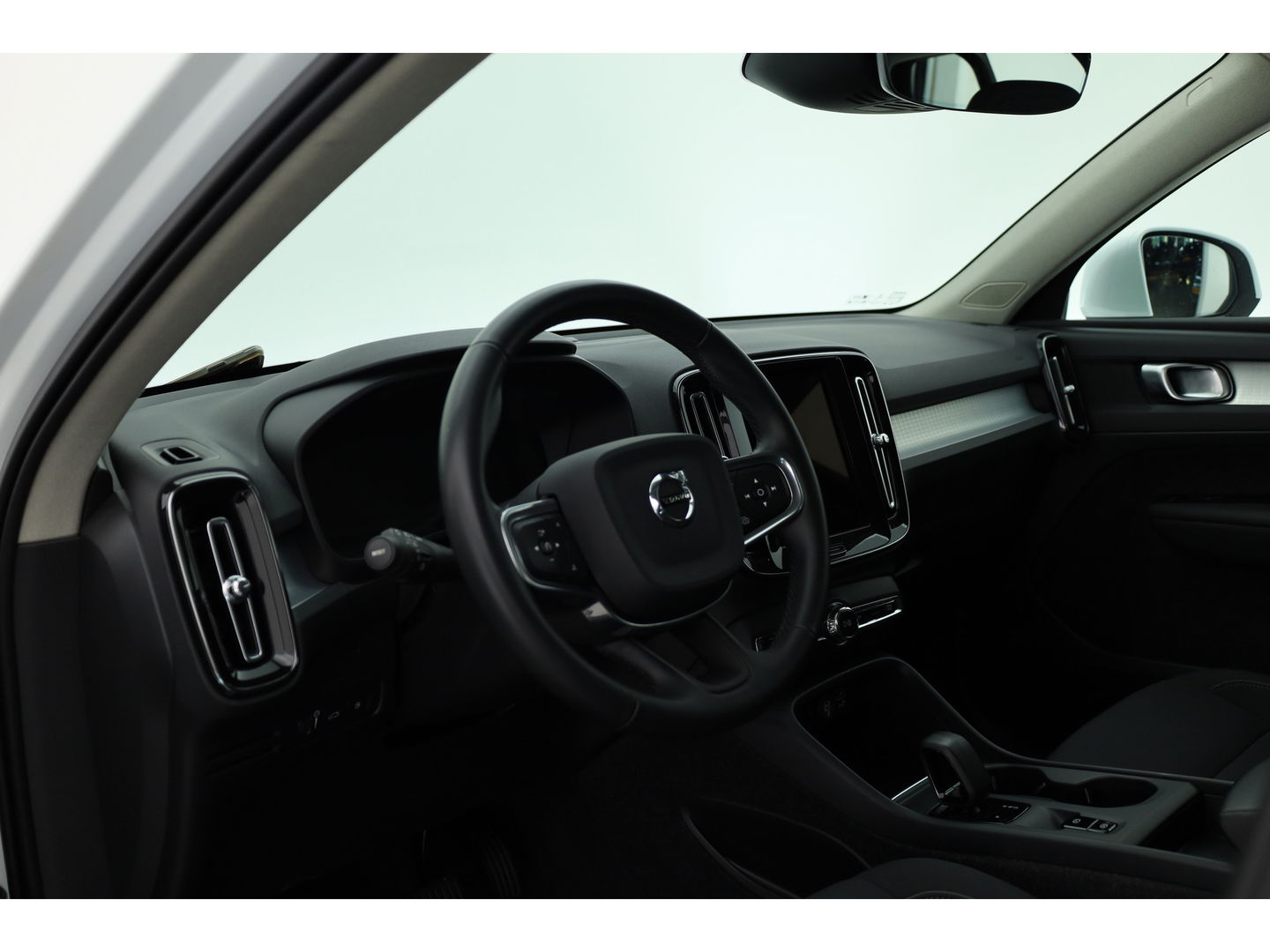 Volvo XC40 T4 Recharge Inscription Expression | Apple Carplay | Achterruitrijcamera | Stoel - stuurverwarm. | Elek. achterklep |
