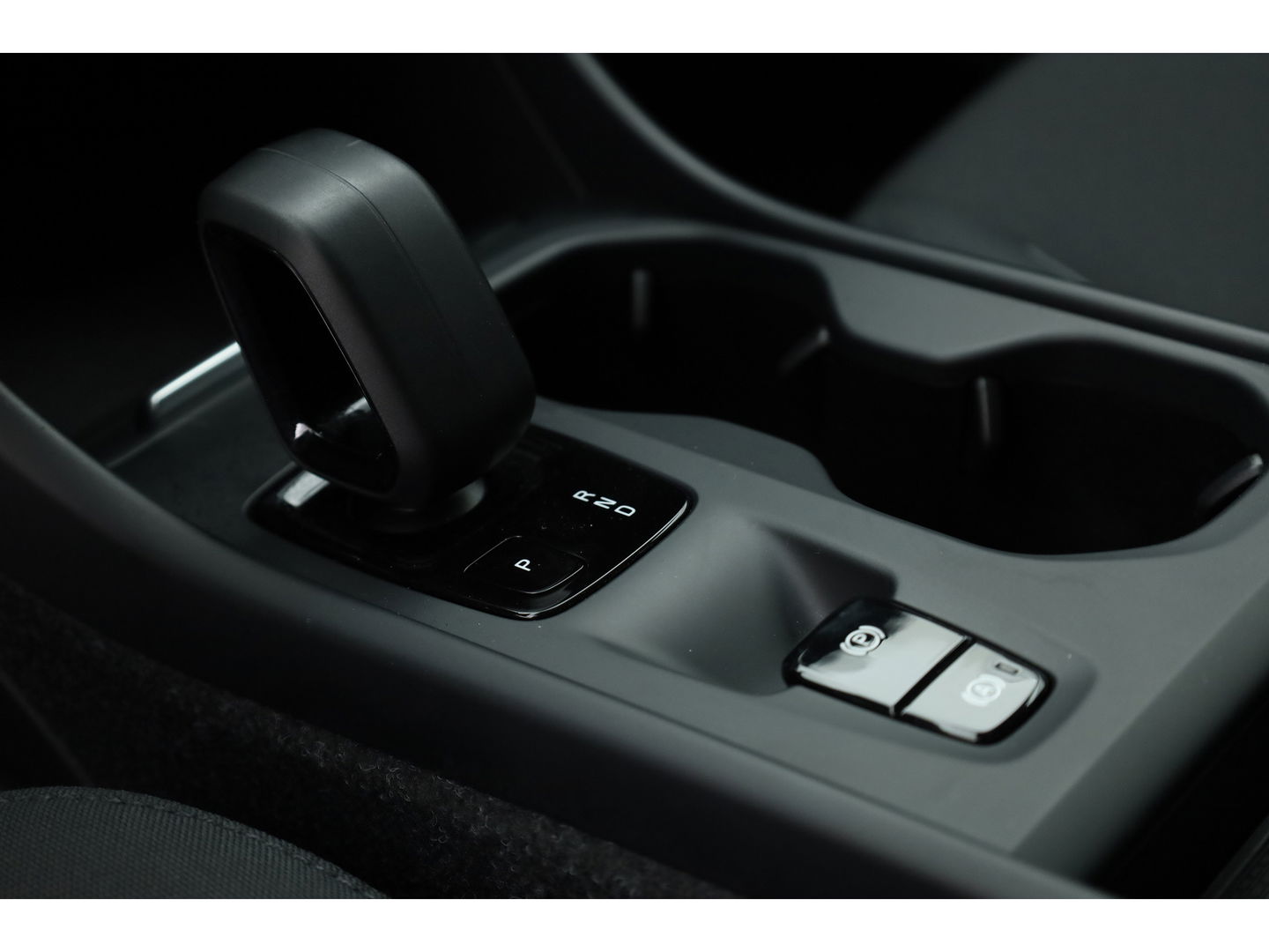 Volvo XC40 T4 Recharge Inscription Expression | Apple Carplay | Achterruitrijcamera | Stoel - stuurverwarm. | Elek. achterklep |