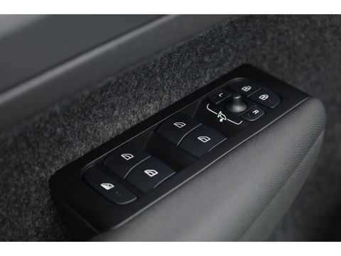Volvo XC40 T4 Recharge Inscription Expression | Apple Carplay | Achterruitrijcamera | Stoel - stuurverwarm. | Elek. achterklep |