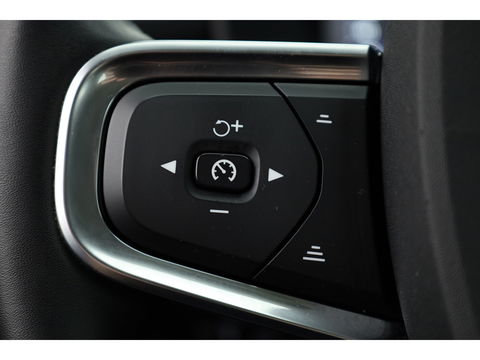 Volvo XC40 T4 Recharge Inscription Expression | Apple Carplay | Achterruitrijcamera | Stoel - stuurverwarm. | Elek. achterklep |