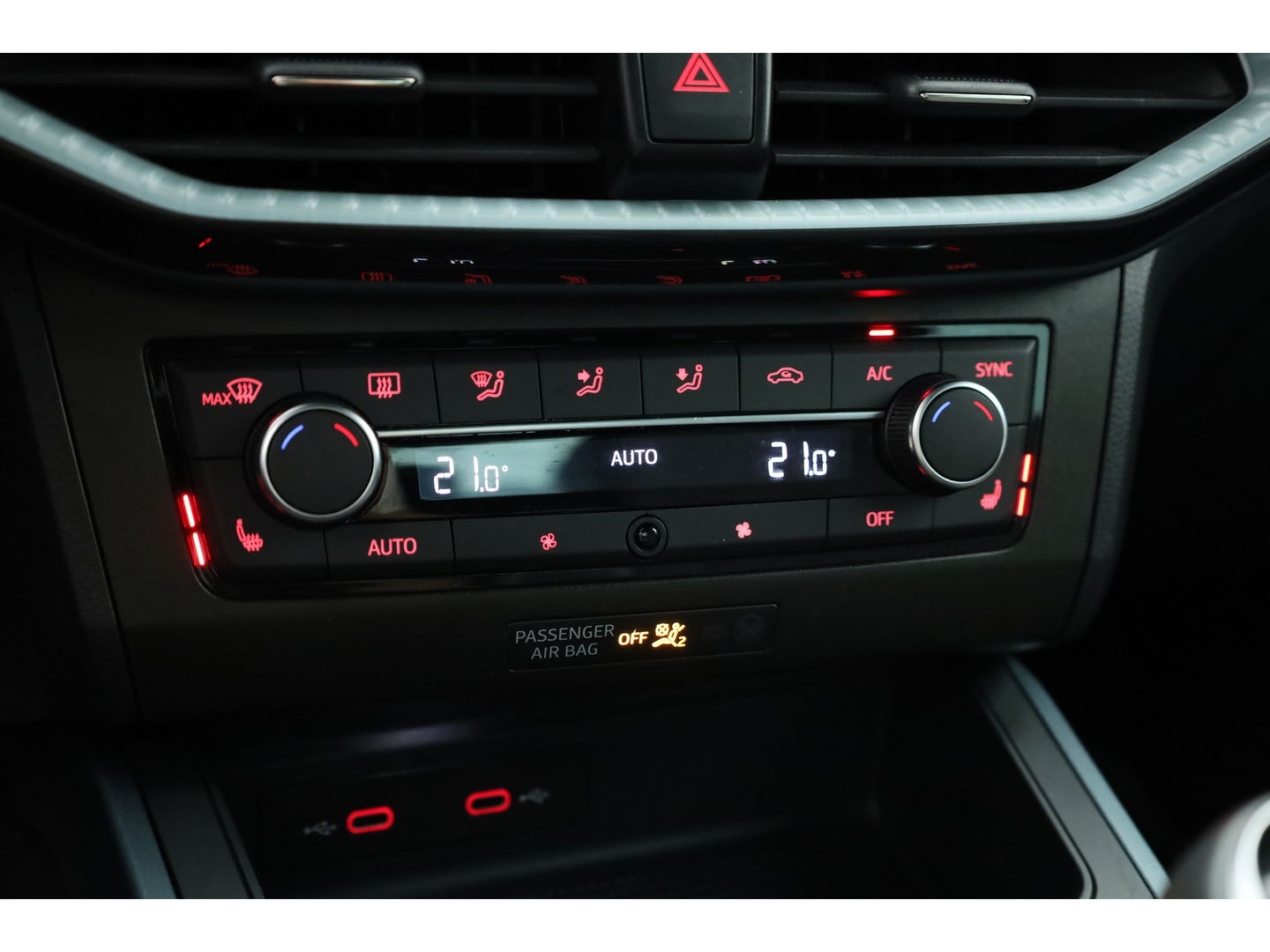 SEAT Arona 1.0 TSI Xperience | Navi by App | Stoelverw. | Keyless | PDC A | Clima | LED