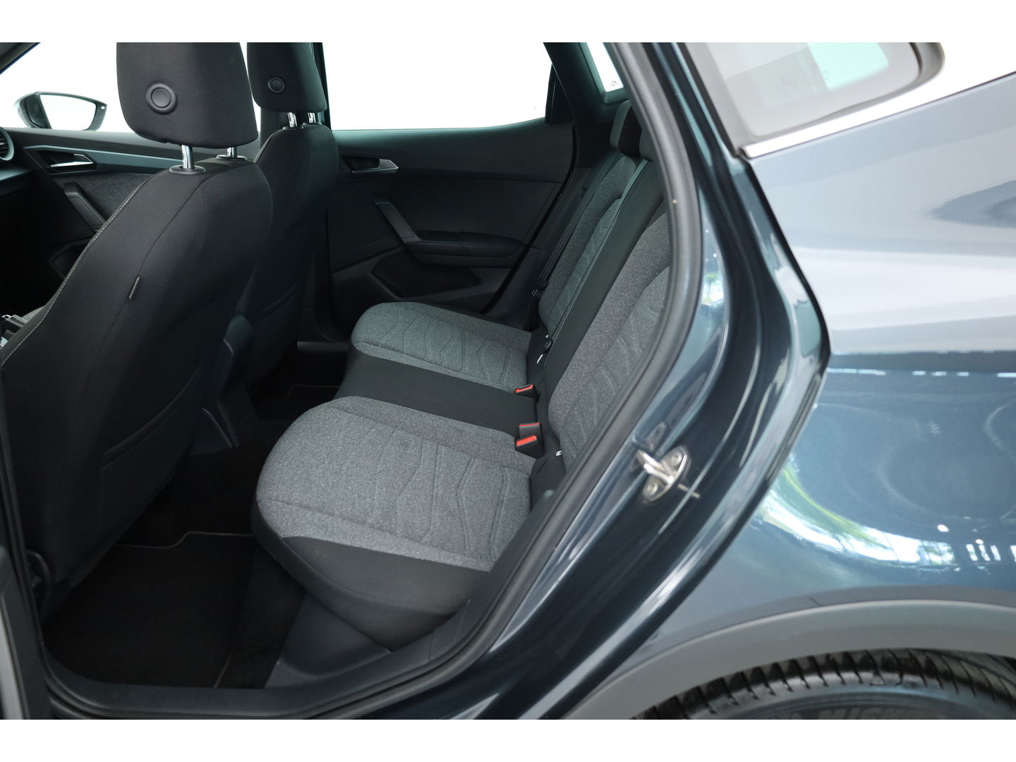 SEAT Arona 1.0 TSI Xperience | Navi by App | Stoelverw. | Keyless | PDC A | Clima | LED